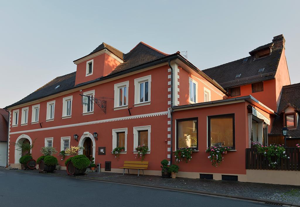 Hotel Gruener Baum Pommersfelden Exterior photo